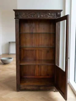 Ancienne vitrine en chêne, massif, de style, renaissance, espagnol, sculpture et fer forger