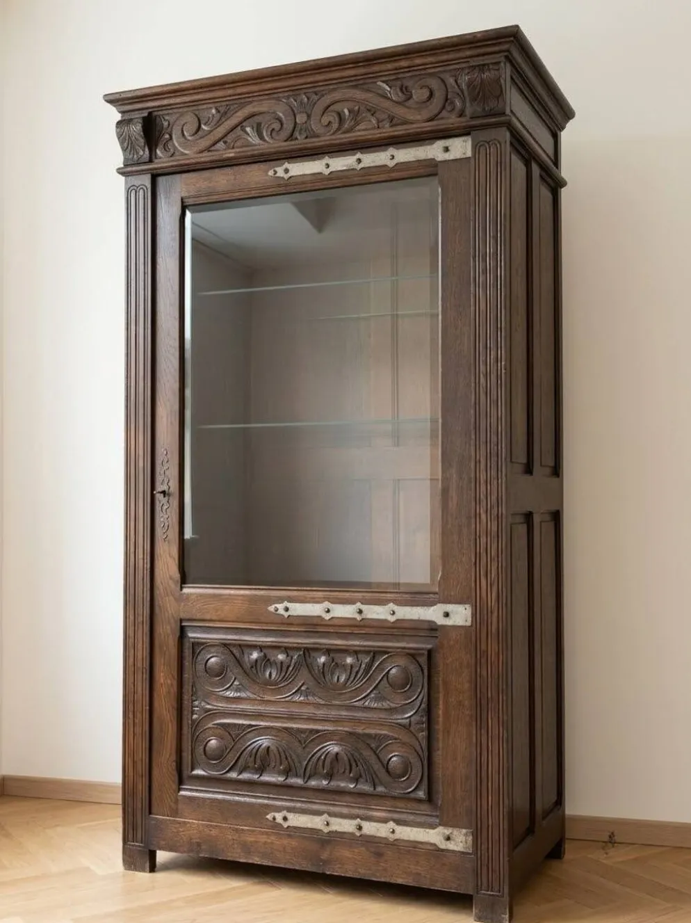 Ancienne vitrine en chêne, massif, de style, renaissance, espagnol, sculpture et fer forger