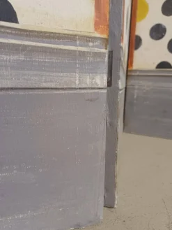 Ancien paravent, retapissé en lin avec peinture décorative récente