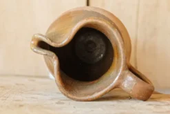 Ancien pichet bicolore en terre cuite, fin XIXème