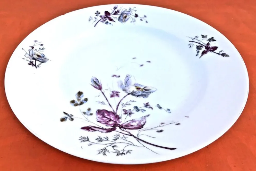 Ancien plat creux porcelaine blanche à décor floral
