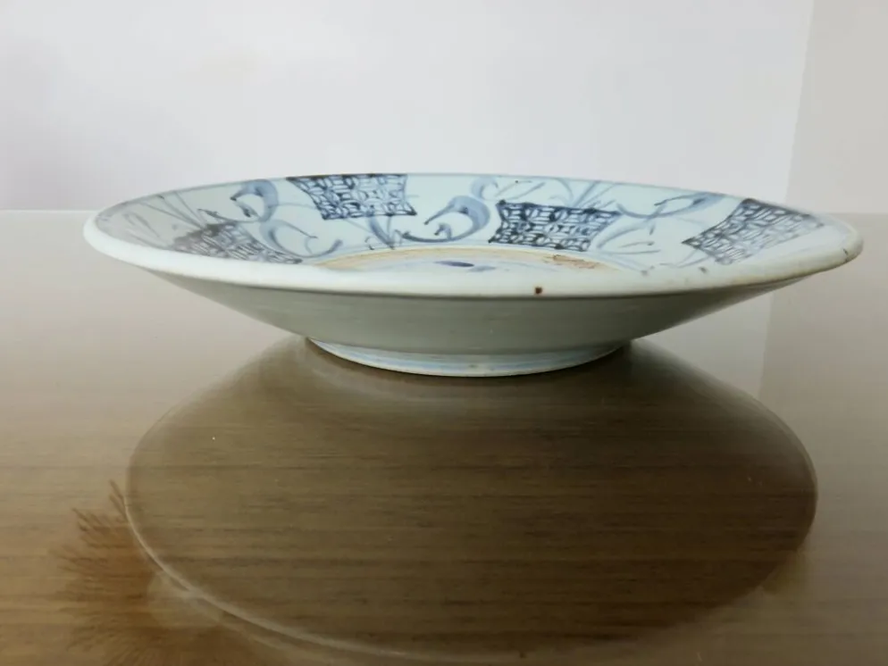 Ancien plat en porcelaine de Chine, dynastie Ming
