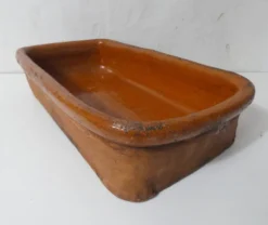 ancien plat à four en terre cuite vernissée réfractaire