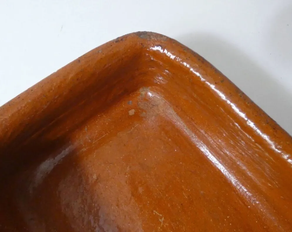 ancien plat à four en terre cuite vernissée réfractaire