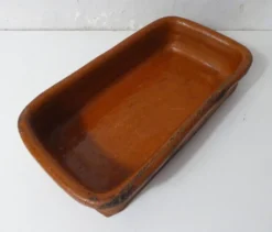 ancien plat à four en terre cuite vernissée réfractaire