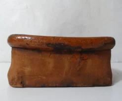 ancien plat à four en terre cuite vernissée réfractaire