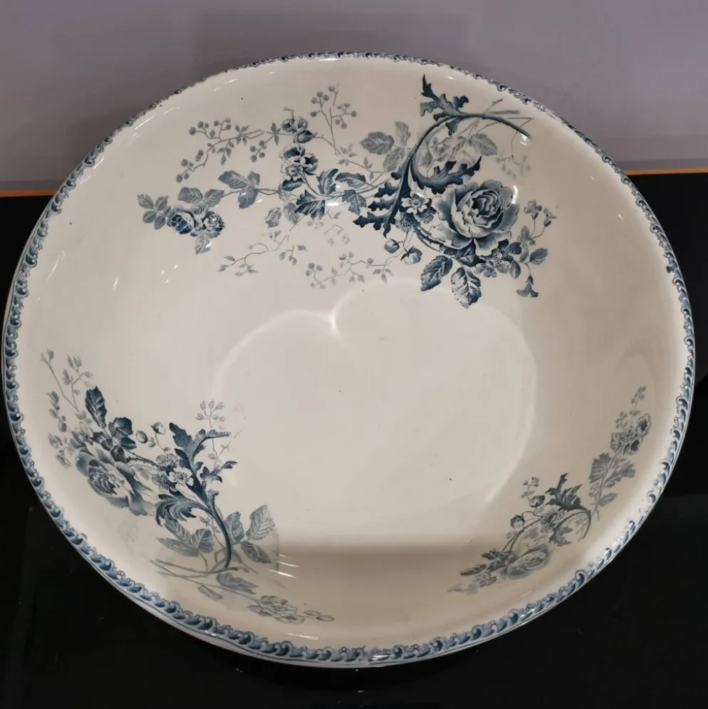Ancien plat/ Vasque Terre De Fer Choisy-le-Roi E. Bourgeois