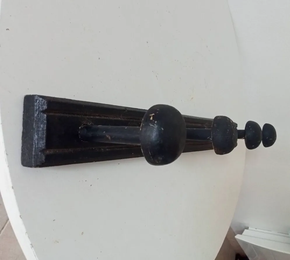 Ancien porte manteau mural en bois