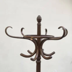 Ancien porte manteau perroquet en bois courbé – style Thonet