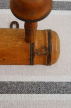 Ancien porte-manteaux en bois