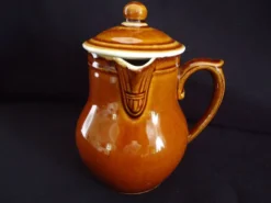 Ancien pot a lait couvert, poignée latérale
