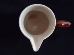 Ancien pot a lait couvert, poignée latérale