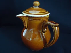 Ancien pot a lait couvert, poignée latérale