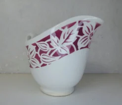 Ancien pot à lait crémier en faïence de Lunéville