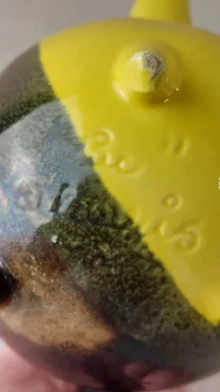 Ancien pot à lait, en céramique bicolore, Luc Lucchesi, de Vallauris