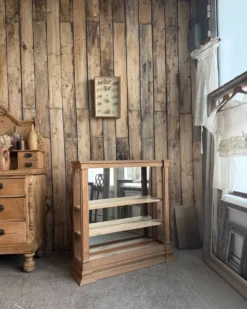 Ancien présentoir de commerce (rénové)