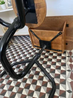 Ancien pupitre d'écolier avec chaise intégrée – chêne et métal – année