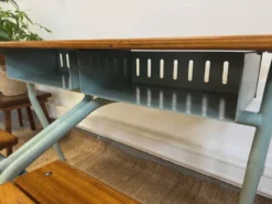 Ancien pupitre double d’écolier – bois et métal