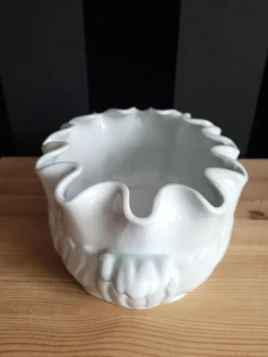Ancien rafraichissoir en porcelaine blanche de Limoges