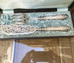 Anciens couverts à poisson de style Louis XVI – Julien Brest