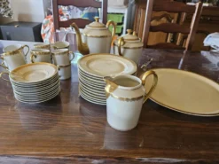 Ancien service A. Lanternier & Cie Limoges, 41 pièces, vers 1920-40