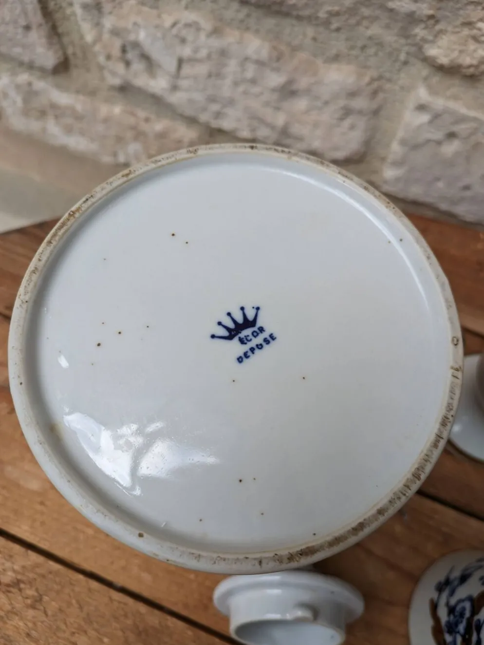 Ancien service à café avec 6 mazagrans et cafetière décor floral bleu