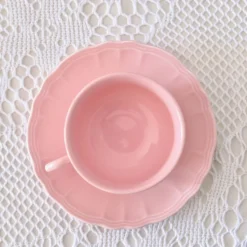 Ancien service à café de Salins-les-Bains en faïence rose