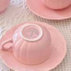 Ancien service à café de Salins-les-Bains en faïence rose