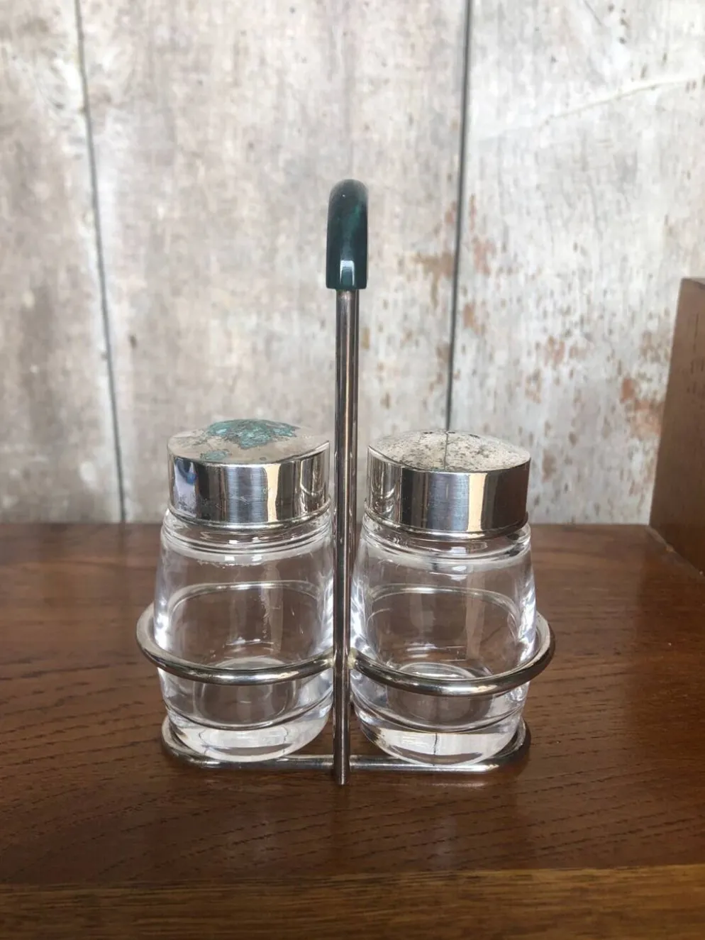 Ancien Service Salière Poivrière Verre Moulé + Métal Argenté Vintage