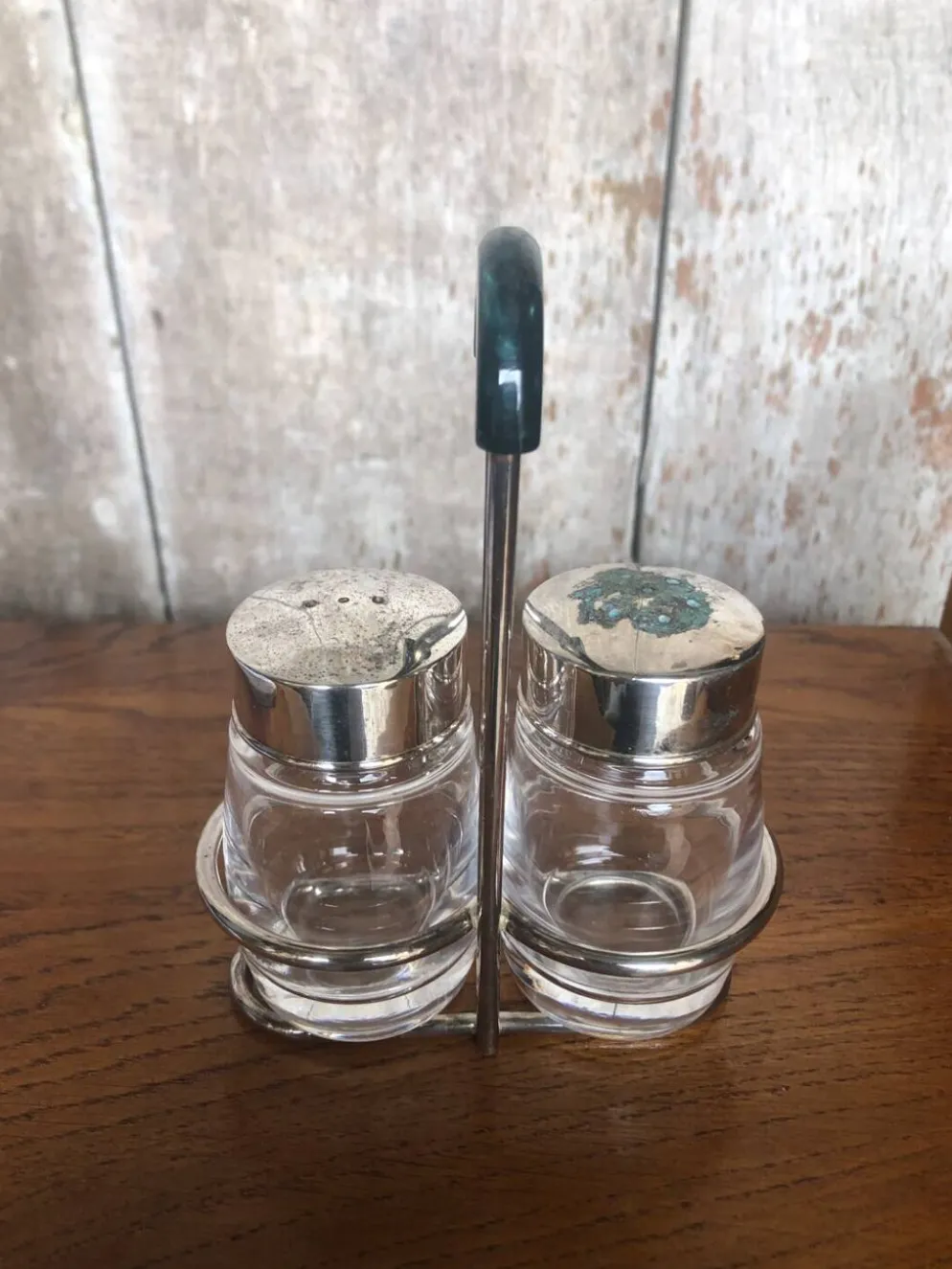 Ancien Service Salière Poivrière Verre Moulé + Métal Argenté Vintage