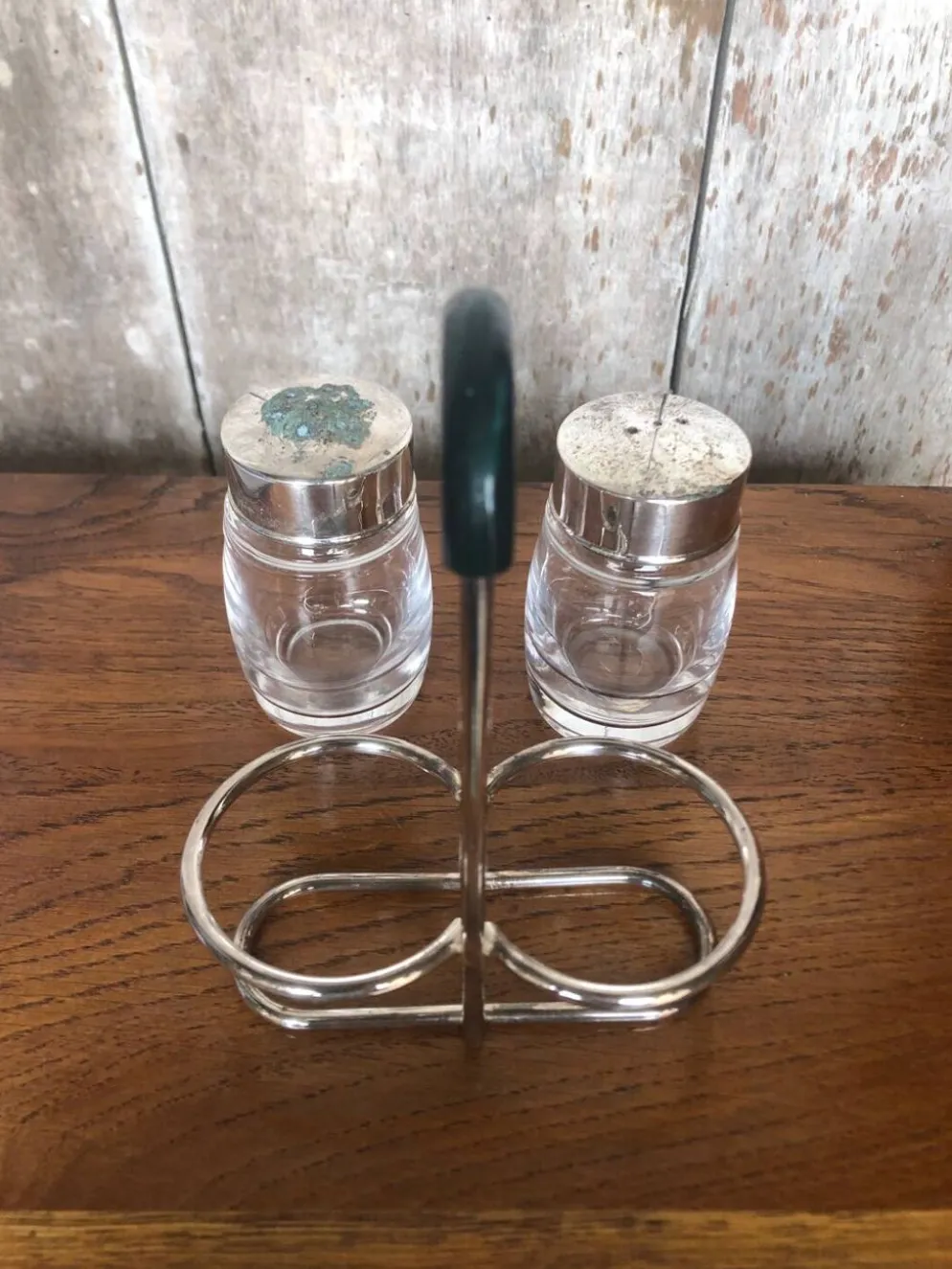 Ancien Service Salière Poivrière Verre Moulé + Métal Argenté Vintage