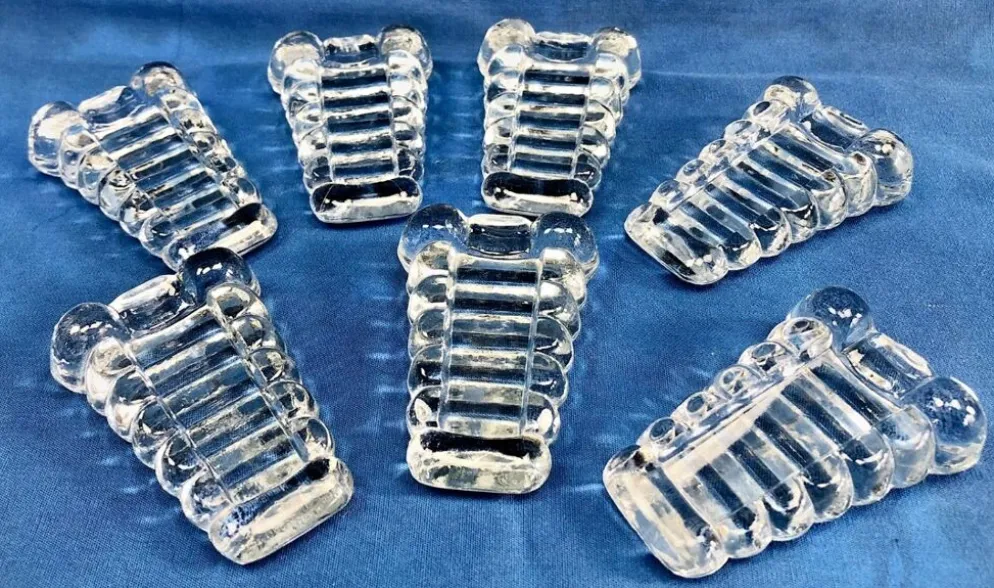 7 anciens porte couteaux cale assiette modèle bambou Portieux