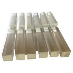 12 anciens porte-couteaux en lucite