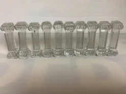 10 anciens porte-couteaux en verre moulé