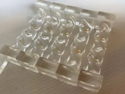 10 anciens porte-couteaux torsadés en lucite