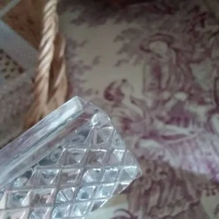 Anciens reposes couteaux en cristal