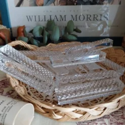 Anciens reposes couteaux en cristal