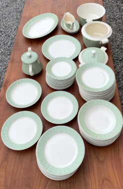 Anciens service Villeroy et Boch modèle Paris - 70 pièces