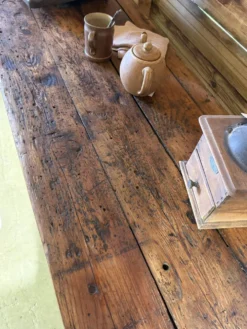 Ancien établi/console rénové – pièce unique pleine de caractère