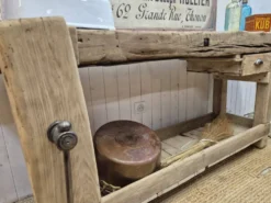 Ancien établi de menuisier