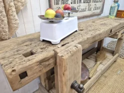 Ancien établi de menuisier