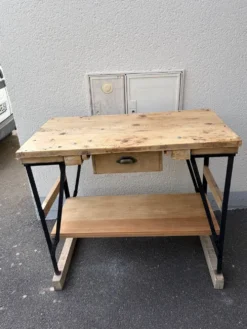Ancien établi de métier