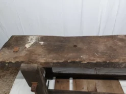 Ancien établi en bois vintage