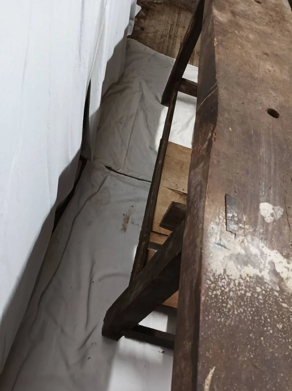 Ancien établi en bois vintage