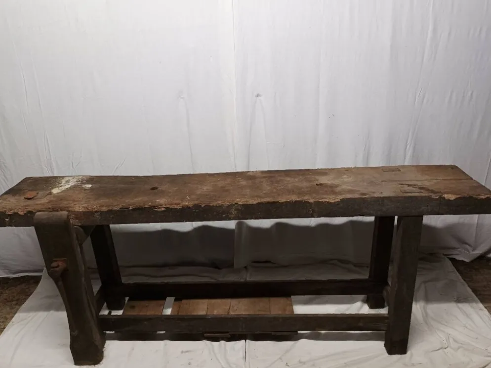 Ancien établi en bois vintage