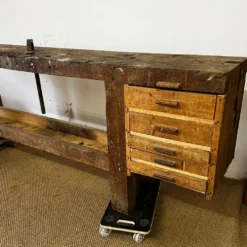 Ancien établi en bois vintage