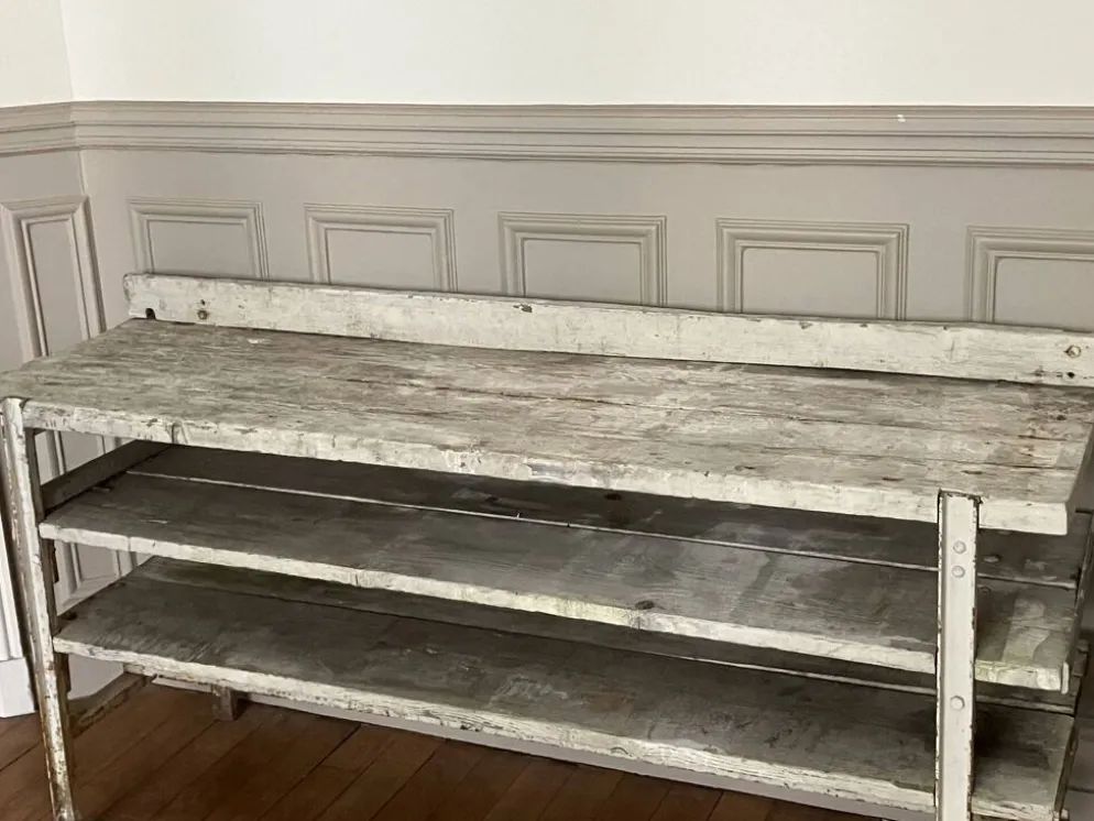 Ancien établi, meuble de métier en bois et métal