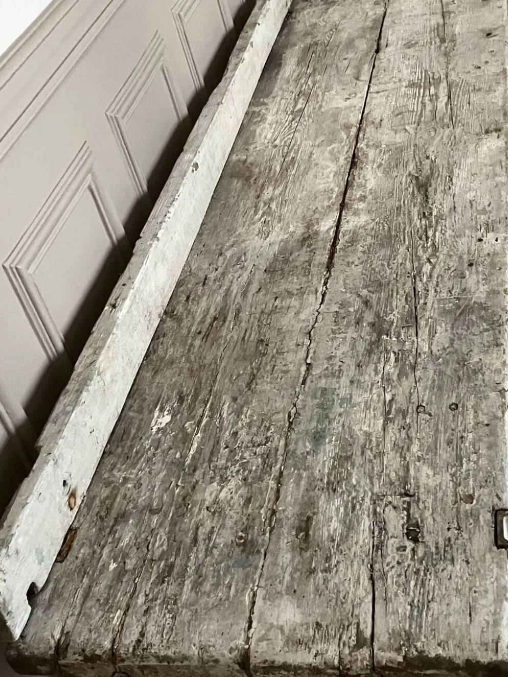 Ancien établi, meuble de métier en bois et métal