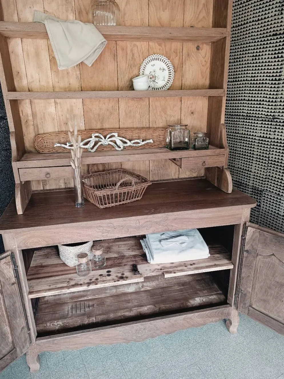 Ancien vaisselier