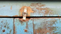 Ancien vaisselier Art déco en teck birman